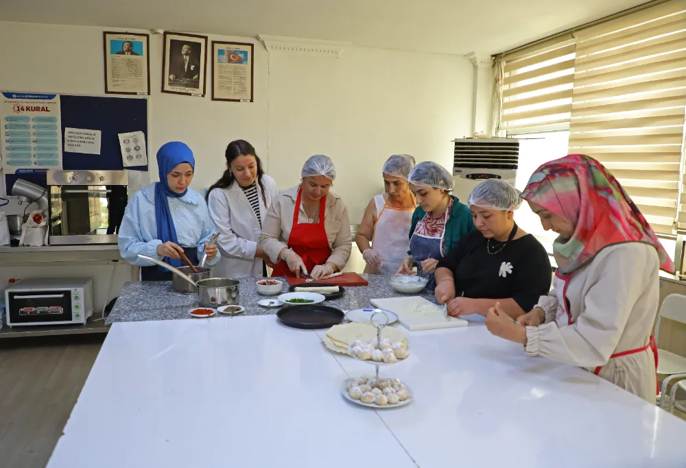   Gaziantep Mutfağı’nı   ATASEM’de öğreniyorlar 