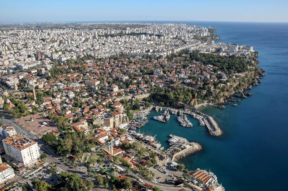 Antalya Kaleiçi’nde sokaklar, meydanlar sanatla buluşacak