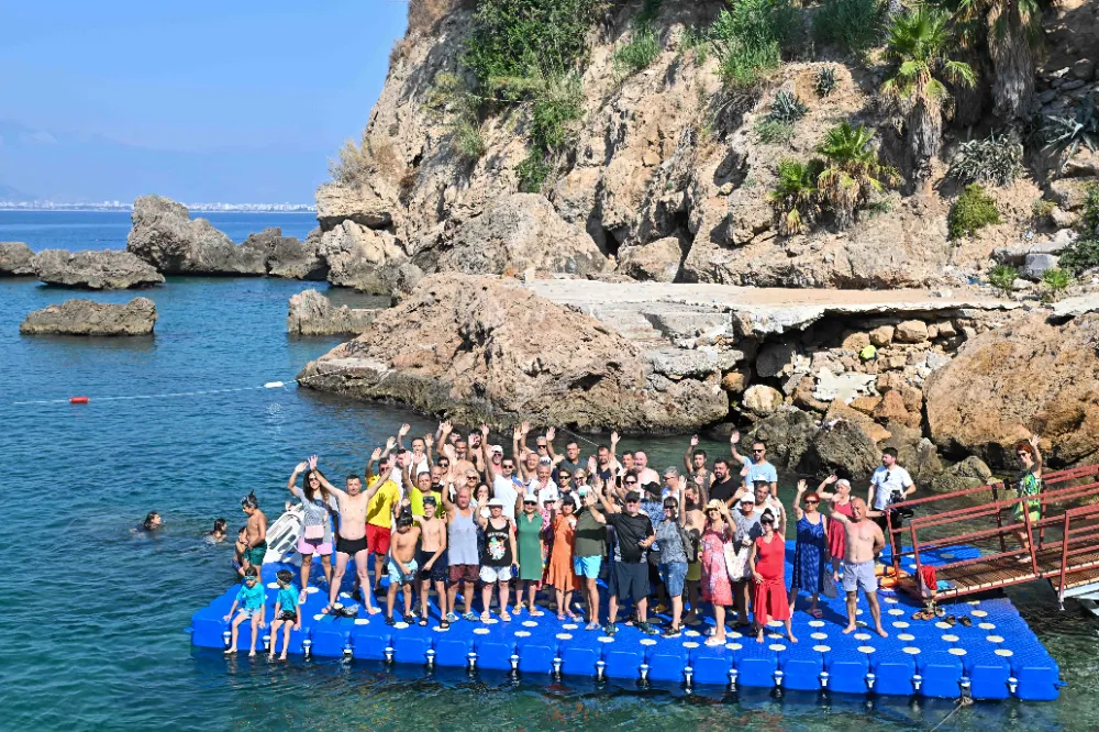 Antalya’nın ücretsiz plajları tehdit altında: Muratpaşa Belediyesi’ne suç duyurusu