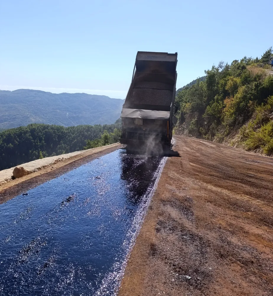 Alanya’da Bayırkozağacı, Güzelbağ ve Katı Atık Tesisi yolu asfaltlandı