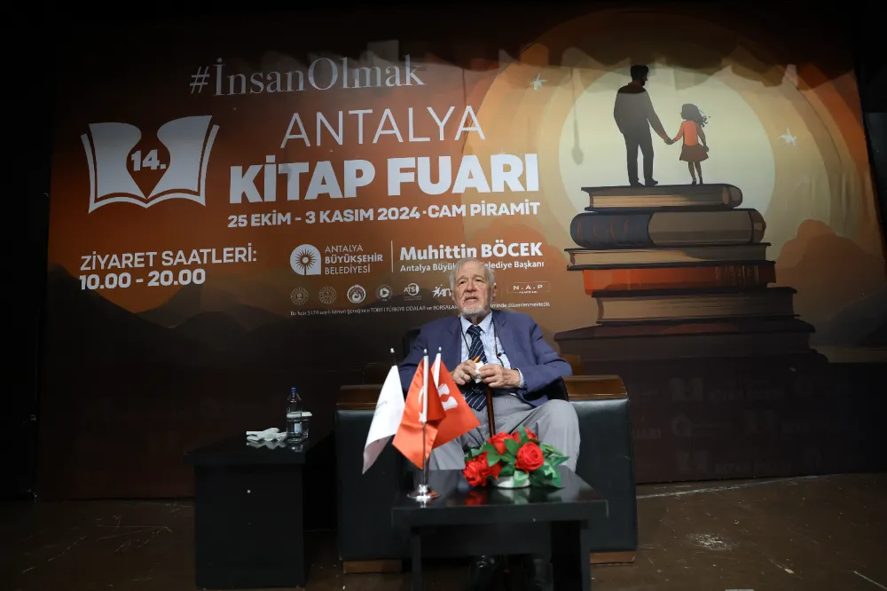 Antalya Kitap Fuarı’nda   İlber Ortaylı’ya büyük ilgi 