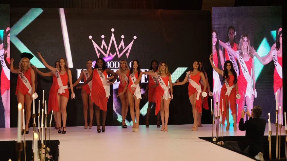 Top Model of Universe final gecesi muhteşem bir finalle sonuçlandı