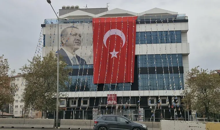 AKP binasında Atatürk ve  10 Kasım hazımsızlığı : Erdoğan var, Atatürk yok!