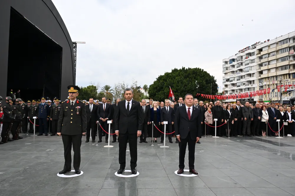 Ulu Önder Atatürk Antalya’da törenle anıldı 