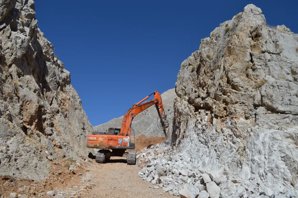  Gündoğmuş Karabul  yayla yolu yenileniyor