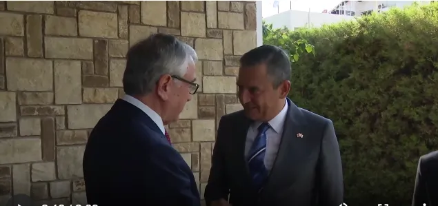 Özgür Özel, KKTC’de önceki Cumhurbaşkanları Mehmet Ali Talat ve Mustafa Akıncı’yı ziyaret etti