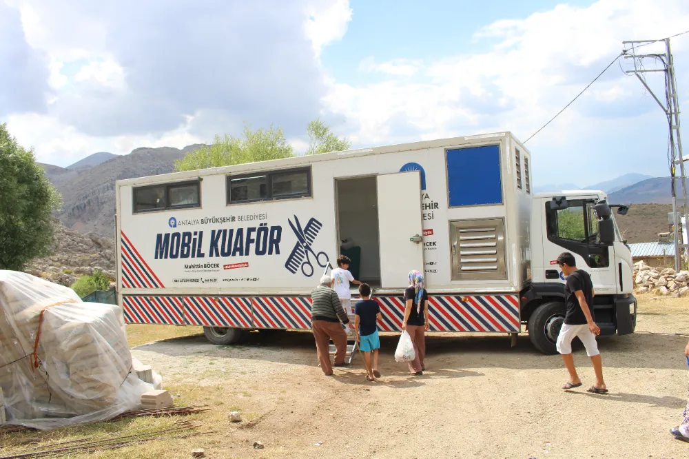 Mobil kuaför tırı yaylalarda 