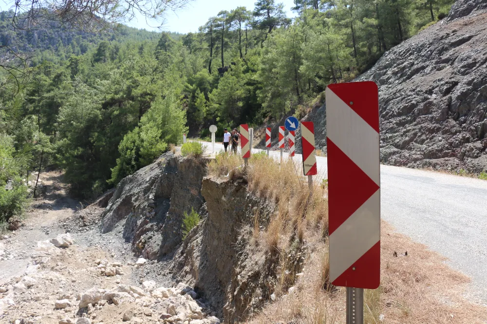 Serik-Akbaş grup yolu güçlendiriliyor 