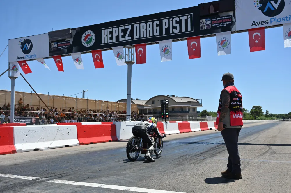 Kepez’de Motodrag rüzgarı esti