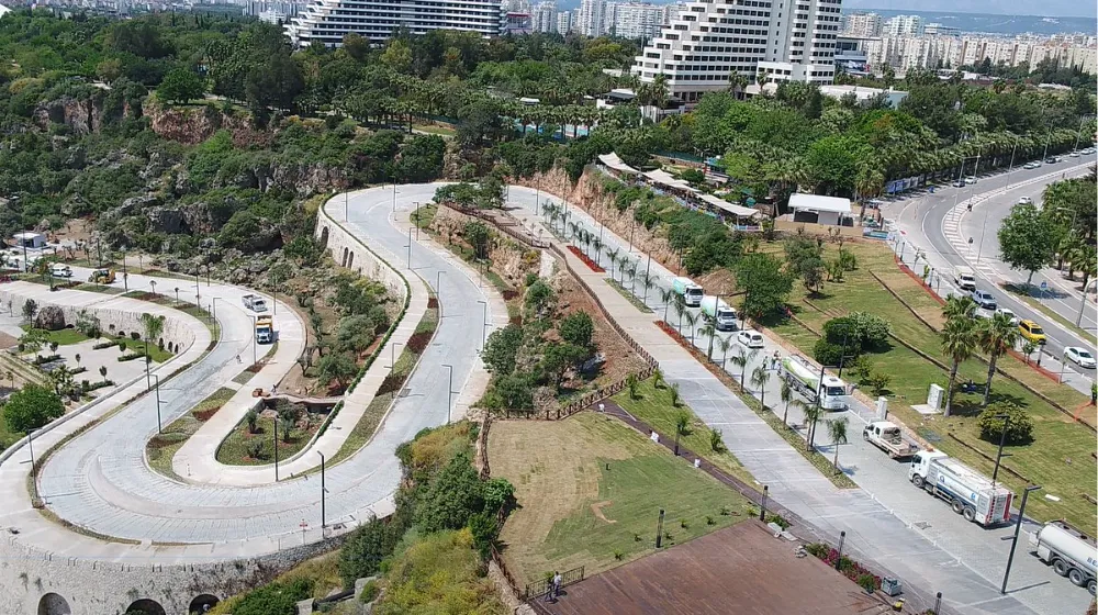 ANTALYA FALEZLERİNİN BİR BÖLÜMÜNÜN KESİN KORUNACAK HASSAS ALAN KAPSAMINDAN  ÇIKARILMASINA TEPKİ