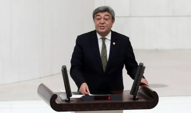 İYİ Parti Kayseri Milletvekili Dursun Ataş, partisinden istifa etti.