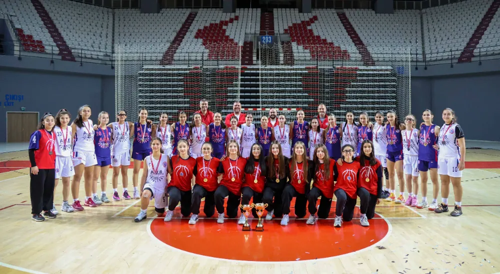 U16 basketbolda şampiyon   Antalya Büyükşehir Belediyesi