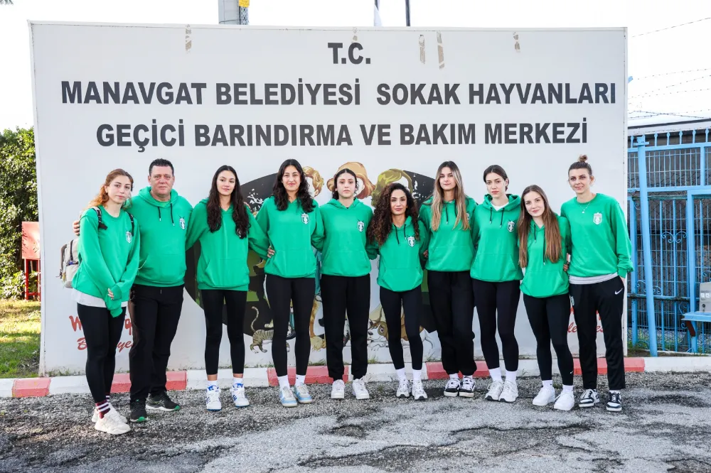 TRENDY HOTELS MANAVGAT BELEDİYESPOR KADIN VOLEYBOL TAKIMI’NDAN SOKAK HAYVANLARINA DESTEK