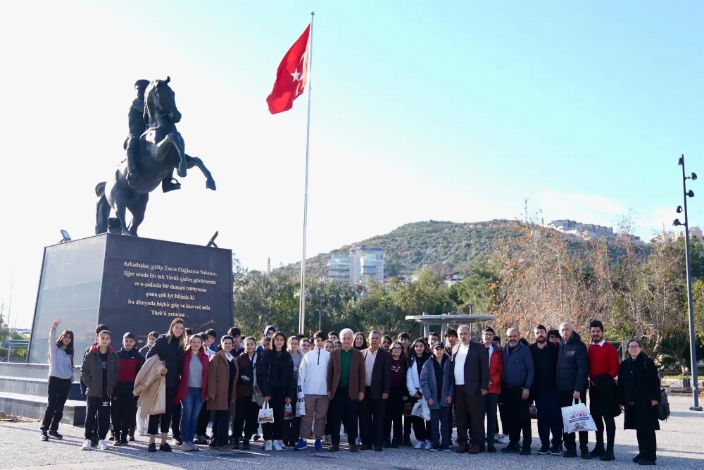 Mustafa Geyikçi Hataylı Öğrencileri Finike’de Ağırladı