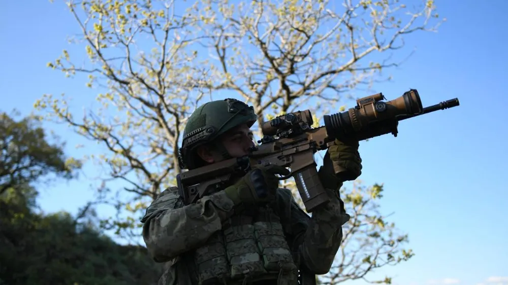 Suriye’nin kuzeyindeki Barış Pınarı bölgesinde  14 PKK/YPG’li teröristi etkisiz hâle getirildi