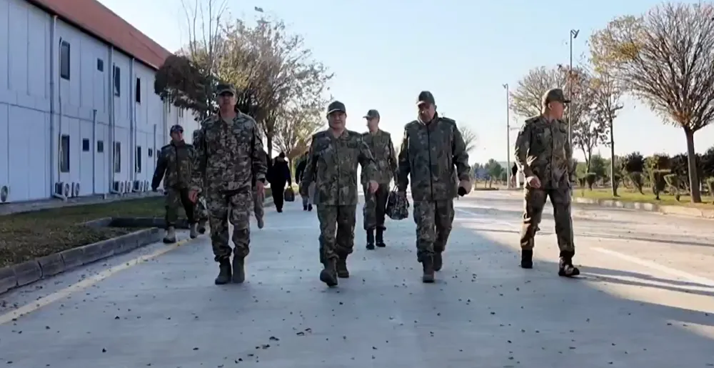 Kara Kuvvetleri Komutanı Orgeneral Bayraktaroğlu sınır bölgesinde denetledi