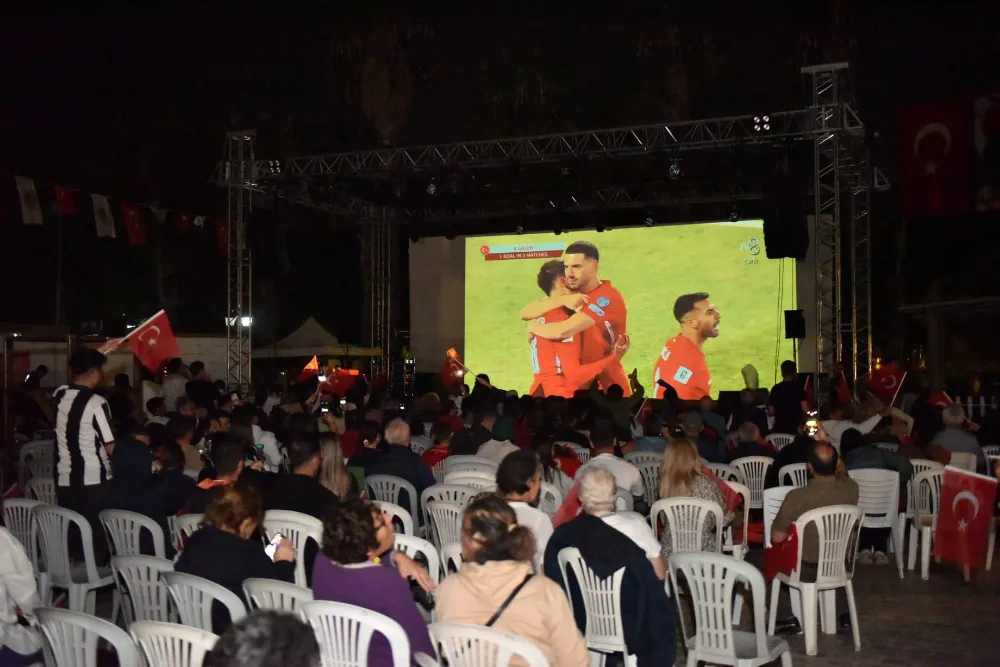 Yıldızların şovu Dokumapark’ta izlendi