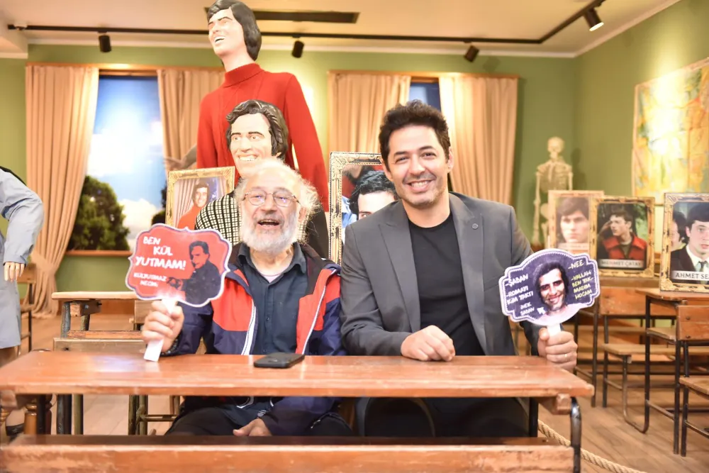 Ünlü oyuncu Mert Fırat, Dokumapark müzelerini gezdi 