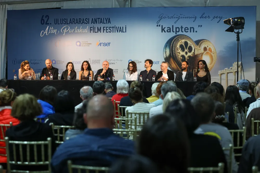 “Kesilmiş Bir Ağaç Gibi” ve “Noir” filmleri seyirciyle buluştu