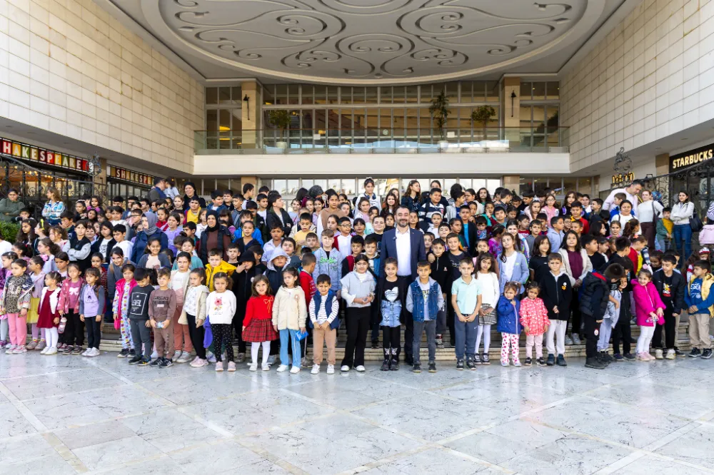 BAŞKAN VEKİLİ ÇİÇEK’TEN ÇOCUKLARA SİNEMA SÜRPRİZİ