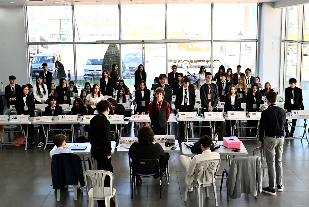 Genç delegeler ASSİM’de basın özgürlüğünü tartıştı