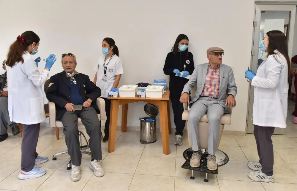 Kepez’in huzurevi sakinlerine ağız ve diş sağlığı taraması