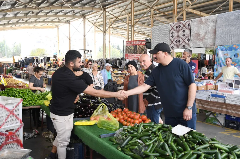 BAŞKAN KOTAN PAZAR ESNAFINI ZİYARET ETTİ