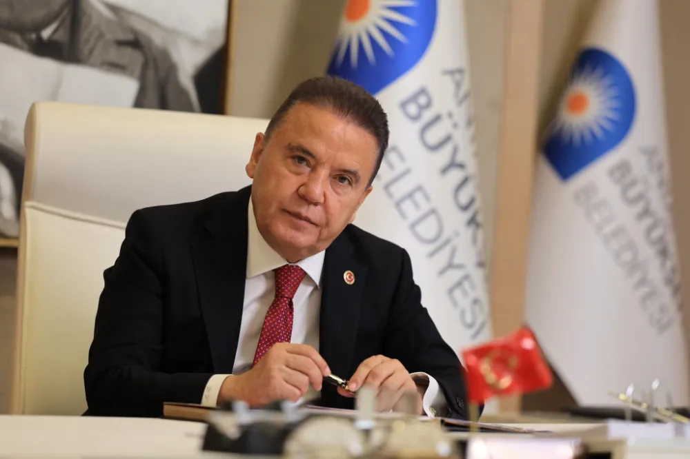 . Antalya’da sıcak gelişme: Muhittin Böcek Hastaneye kaldırıldı..