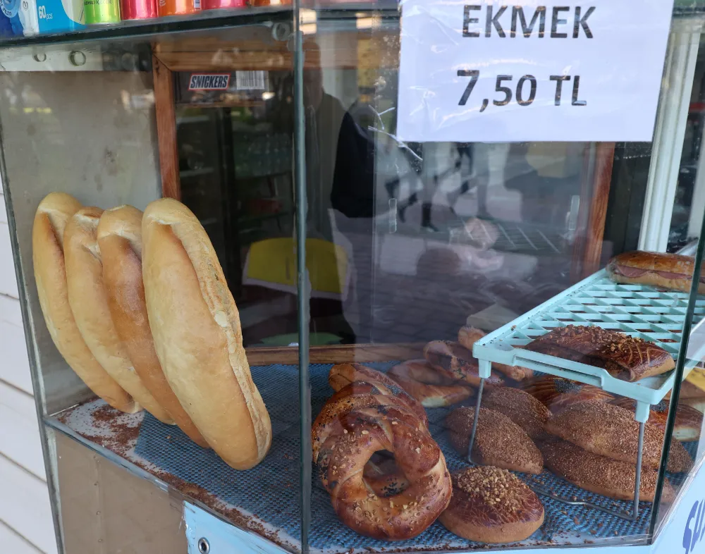 Antalyalılar ‘Halk Ekmek’i çok sevdi 