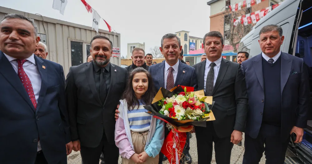 CHP Genel Başkanı Özgür Özel, Adıyaman Belediyesi’ni ziyaret etti