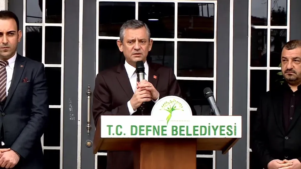 Özgür Özel: 