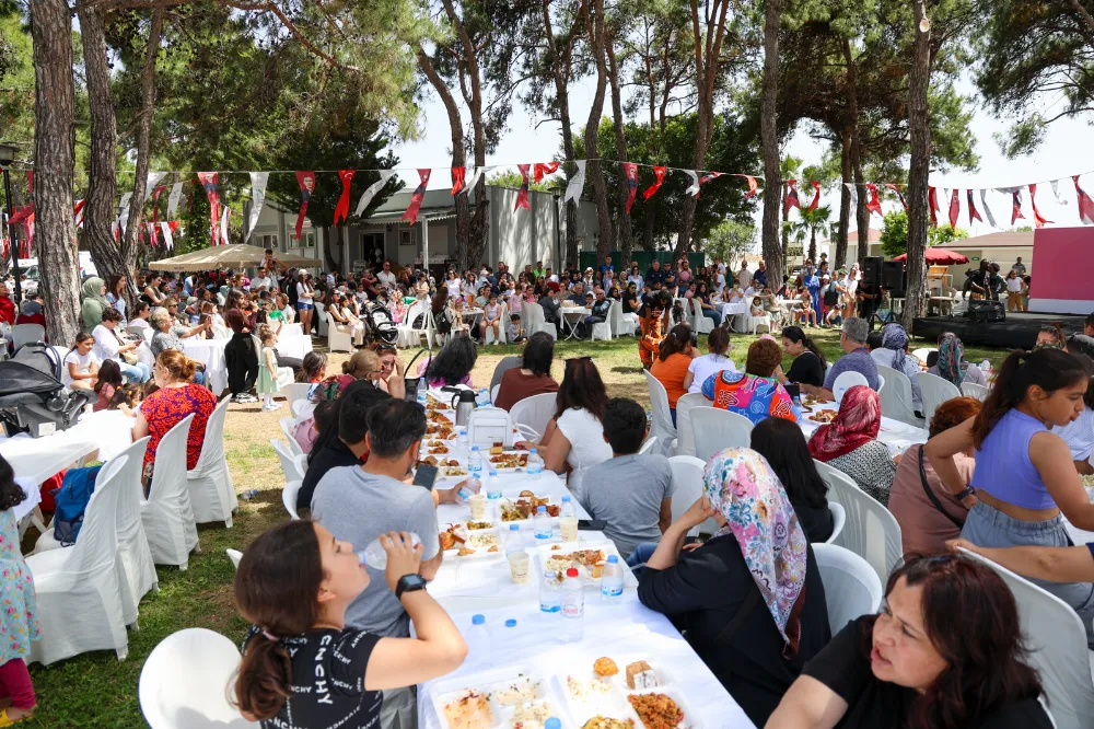 MANAVGAT BELEDİYESİ’NDEN ANNELER GÜNÜ’NE ÖZEL RENKLİ ETKİNLİK