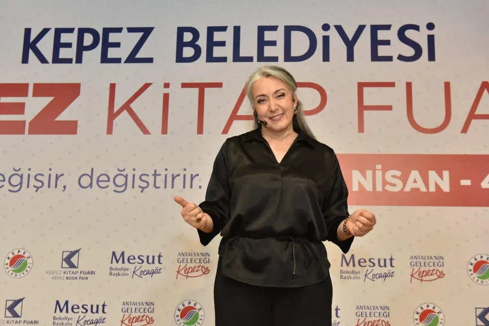 Yazar Saadet Şen, Kepez Kitap Fuarı’nda