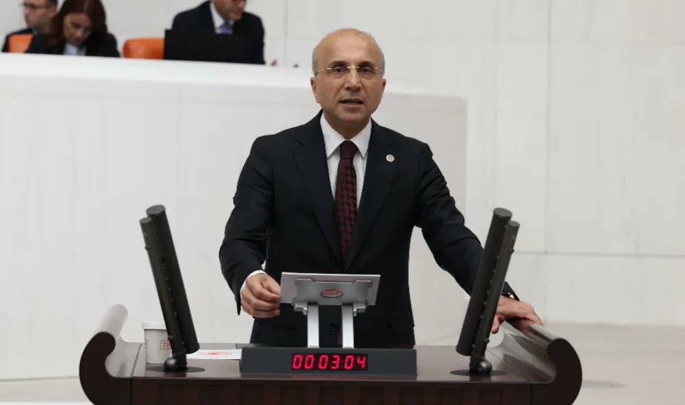 CHP’li Aşkın Genç: “Mazot yüzde 600, gübre yüzde bin 100 arttı, çiftçi toprağa değil borca çalışıyor