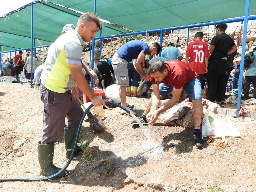 Kepez Belediyesi Kurban Bayramı’nın ikinci gününde de görev başında