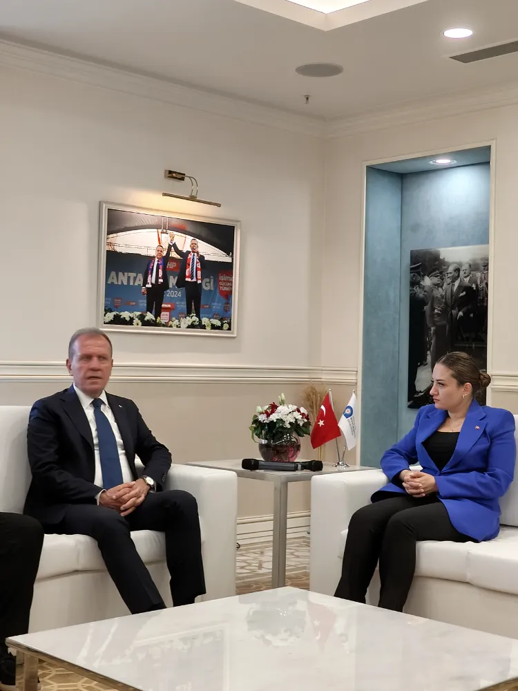 Vahap Seçer’den Böcek ve Özdemir’e destek zyareti