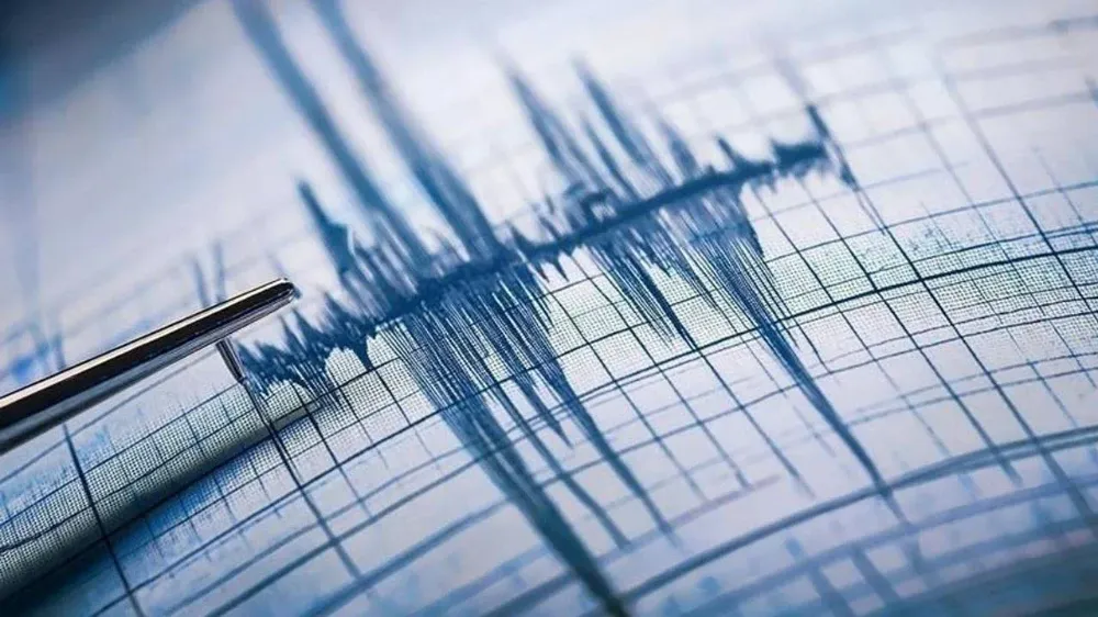 Endonezya  5.8 büyüklüğünde deprem ile sarsıldı