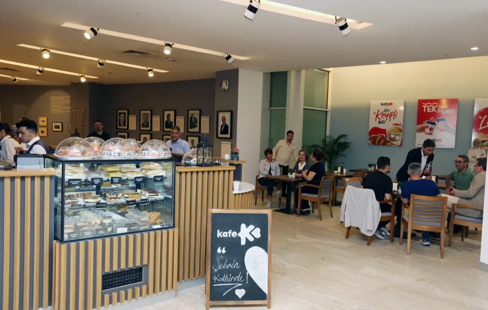 KÜÇÜKÇEKMECE BELEDİYESİ ANA HİZMET BİNASINA YENİ SOSYAL ALAN:  KAFE K HİZMETE AÇILDI!