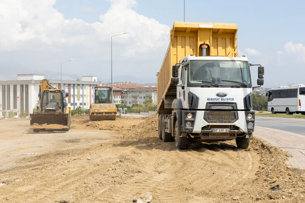 PİYADE ER FİKRET KARAMUSAOĞLU CADDESİ’NDE DÜZENLEME ÇALIŞMALARI BAŞLADI