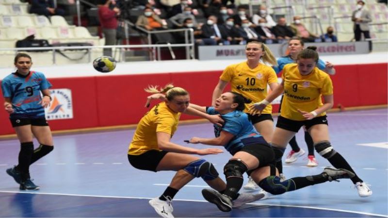 HETBOL ANTALYA DERBİSİNDE KONYAALTI  MURATPAŞA