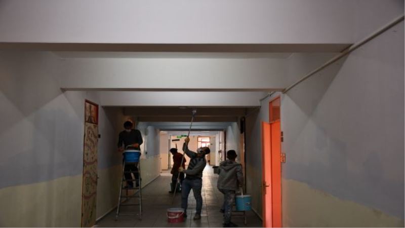 Konyaaltı Belediyesi’nden okullara bakım-onarım