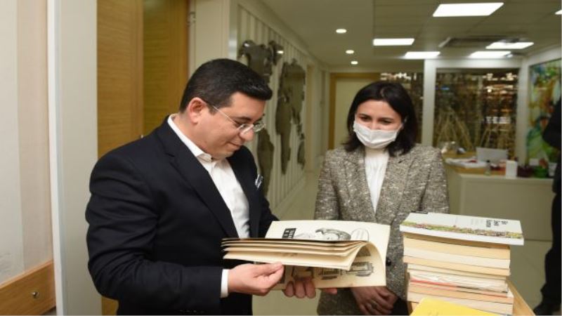 Cemil Meriç Kitaplığı’na, Mimar Turgut Cansever seçkisi