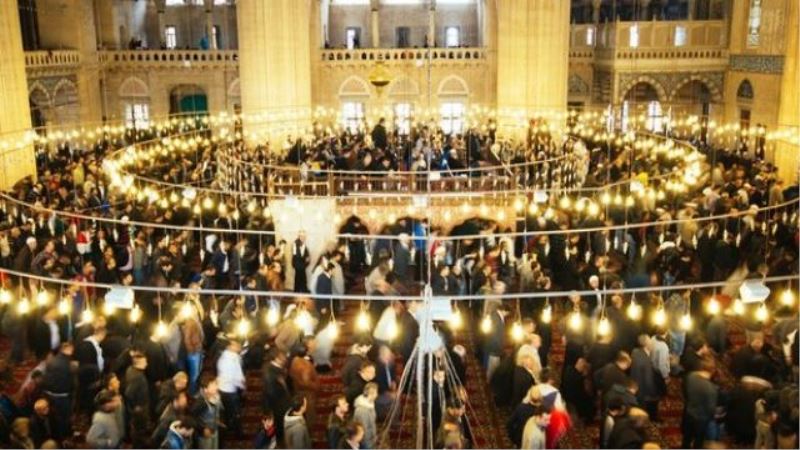 Diyanet İşleri ,Teravi namazları evde kılınsın