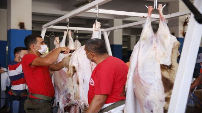 Antalya Büyükşehir 3 noktada kurban kesim hizmeti verdi