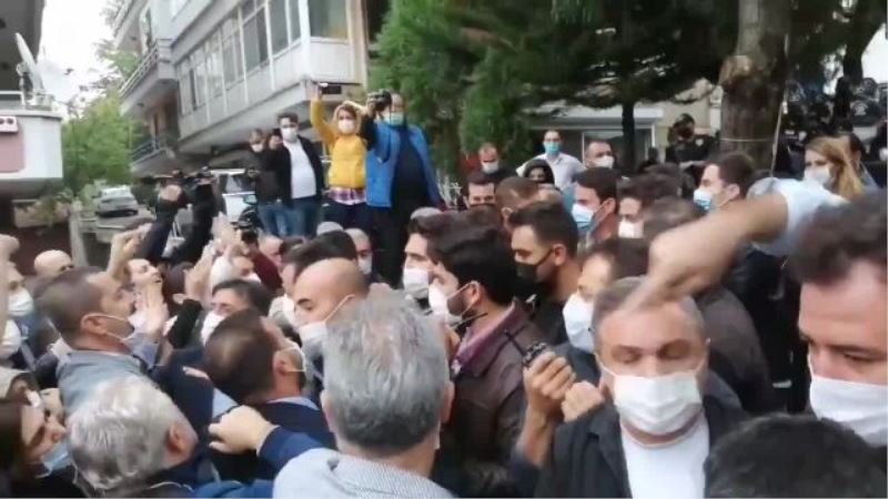HDP ÖNÜNDE GERGİNLİK
