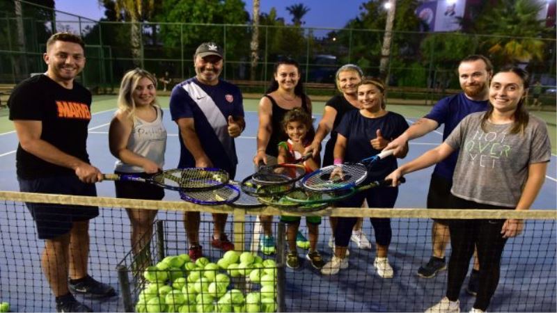 Kepez’den ücretsiz tenis kursu