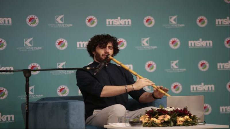 Kepez Kitap Fuarı’nda, ney sesi ile bütünleşen söyleşi