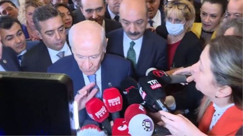 Bahçeli, muhabirin 