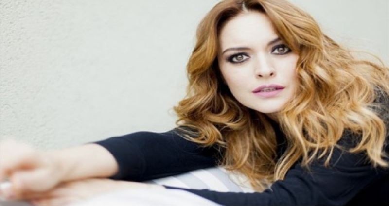 Ezgi Mola, salgın nedeniyle evde olan iki kiracısından kira almayacak